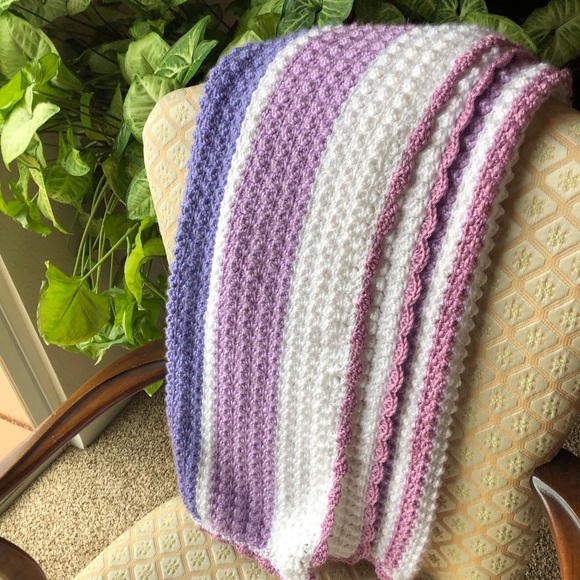 HANDMADE Crochet Crib baby blanket - Picture 10 of 11